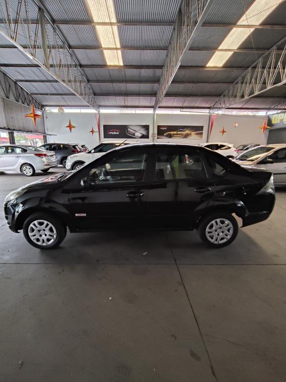 FORD Fiesta Sedan - Foto