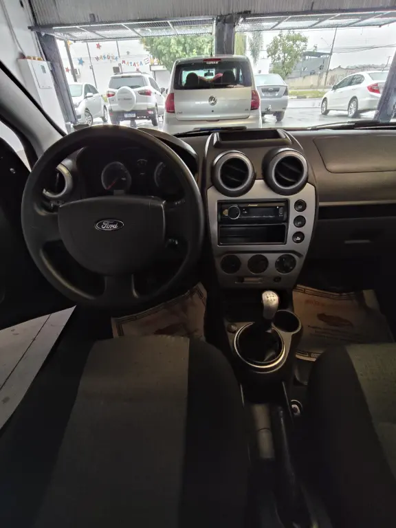 FORD Fiesta Sedan - Foto