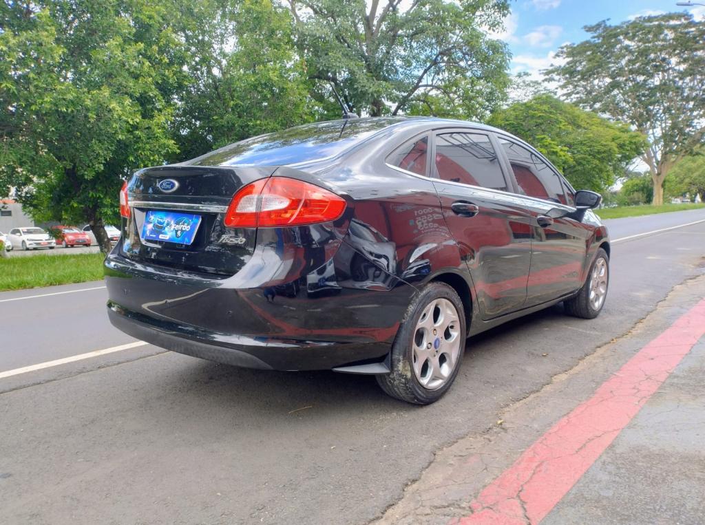 FORD Fiesta Sedan - Foto