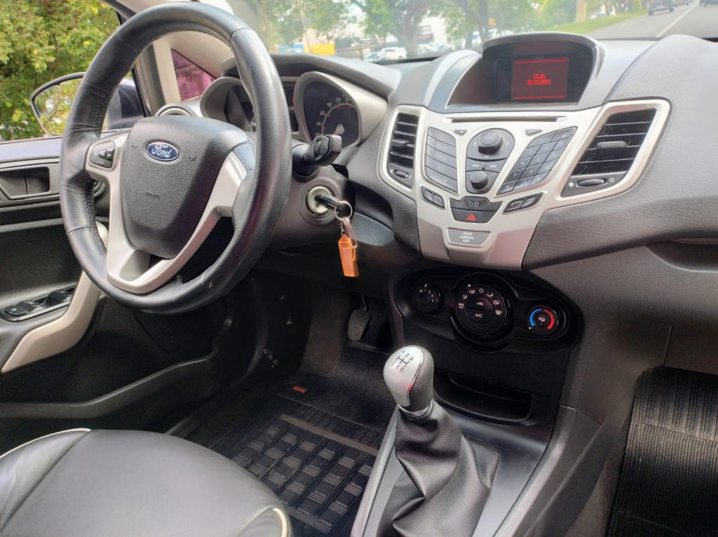 FORD Fiesta Sedan - Foto