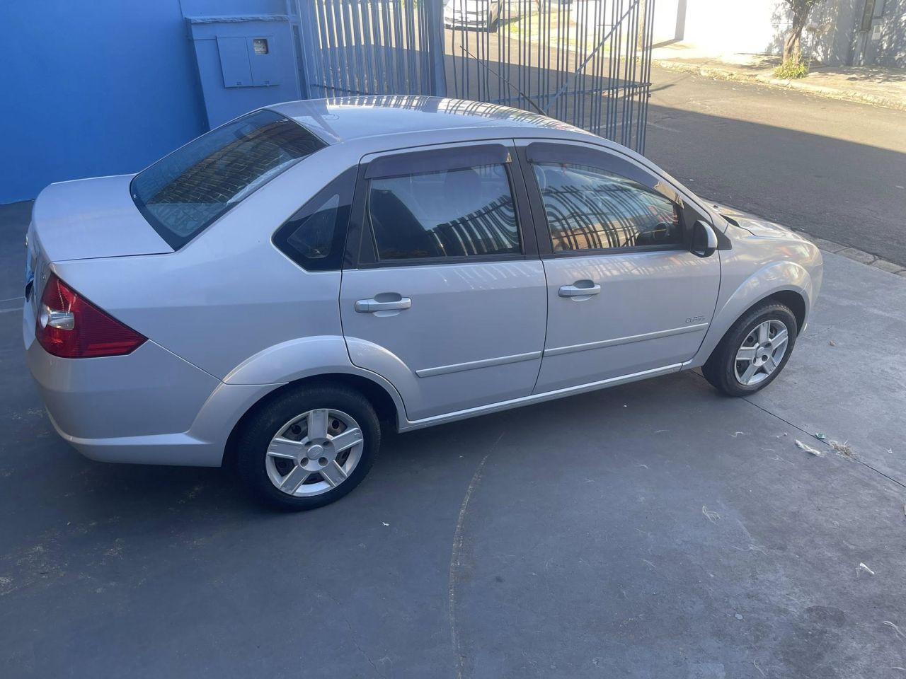 FORD Fiesta Sedan - Foto