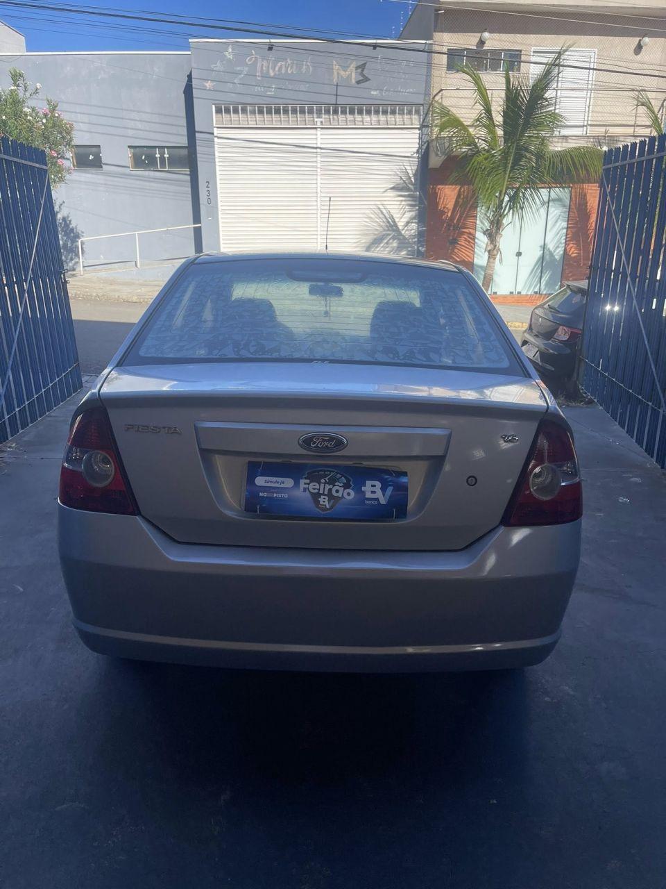 FORD Fiesta Sedan - Foto