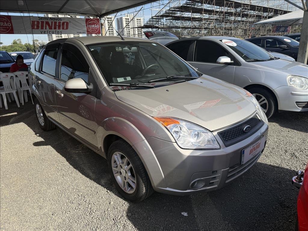 FORD Fiesta Sedan