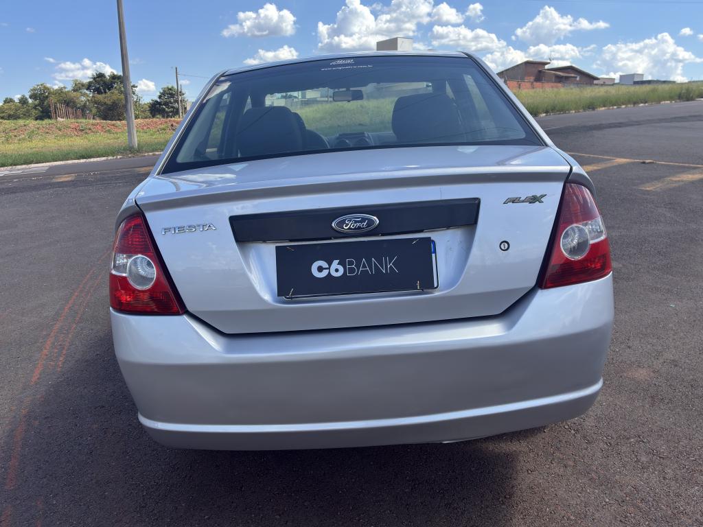 FORD Fiesta Sedan - Foto