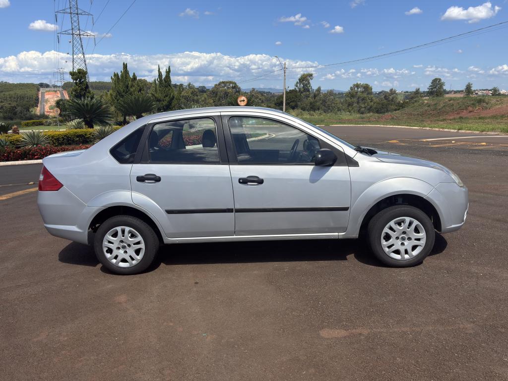 FORD Fiesta Sedan - Foto
