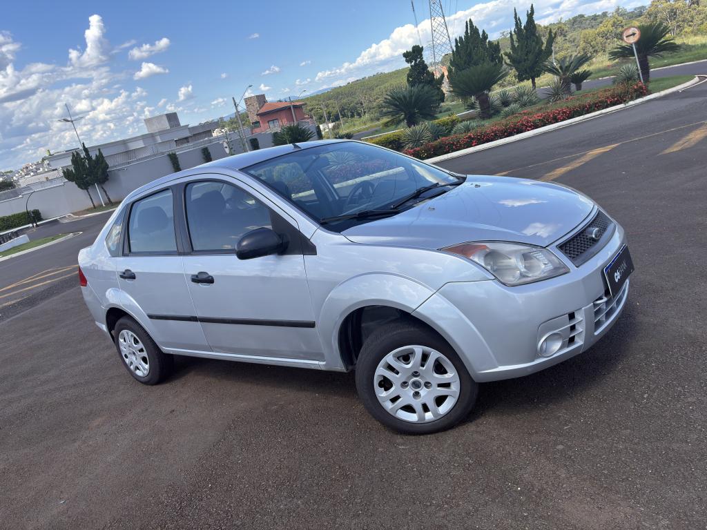 FORD Fiesta Sedan