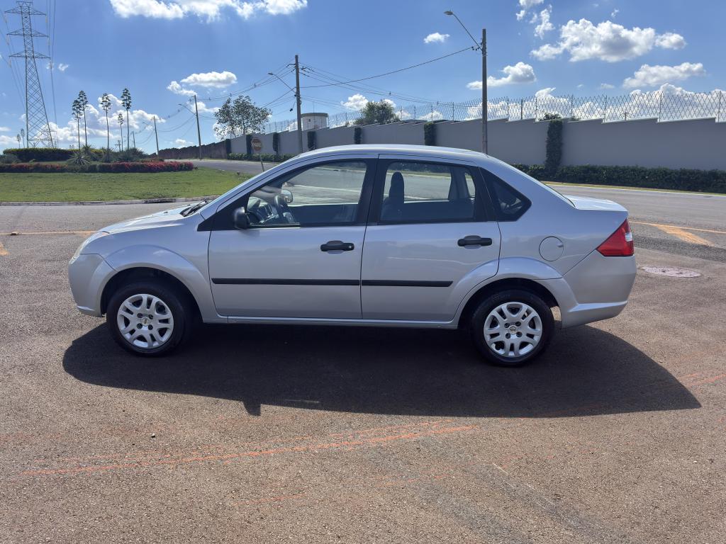 FORD Fiesta Sedan - Foto
