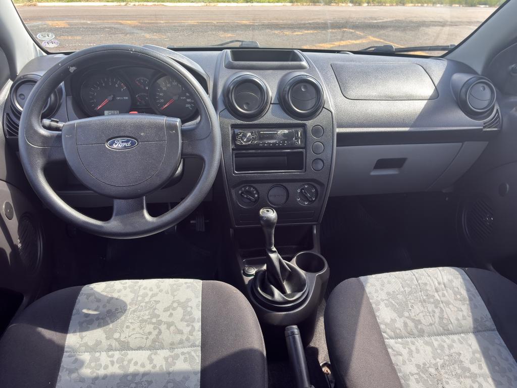 FORD Fiesta Sedan - Foto