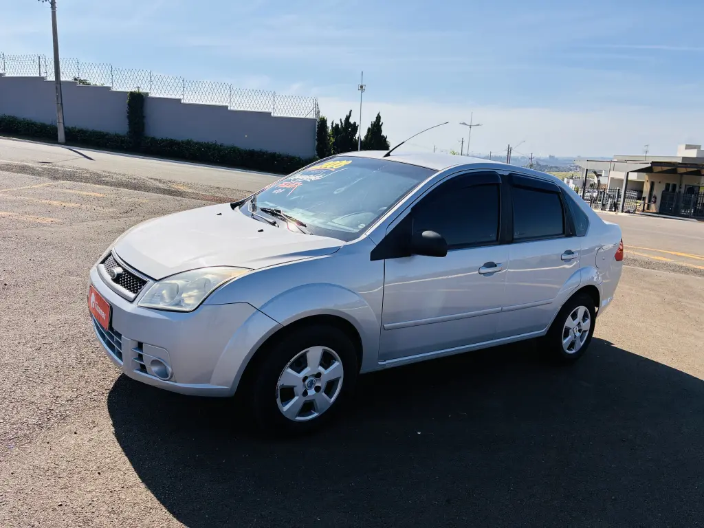 FORD Fiesta Sedan - Foto