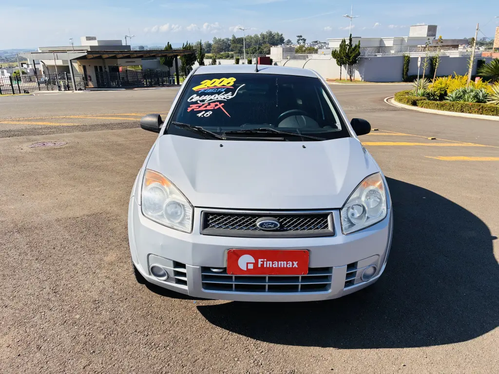 FORD Fiesta Sedan - Foto