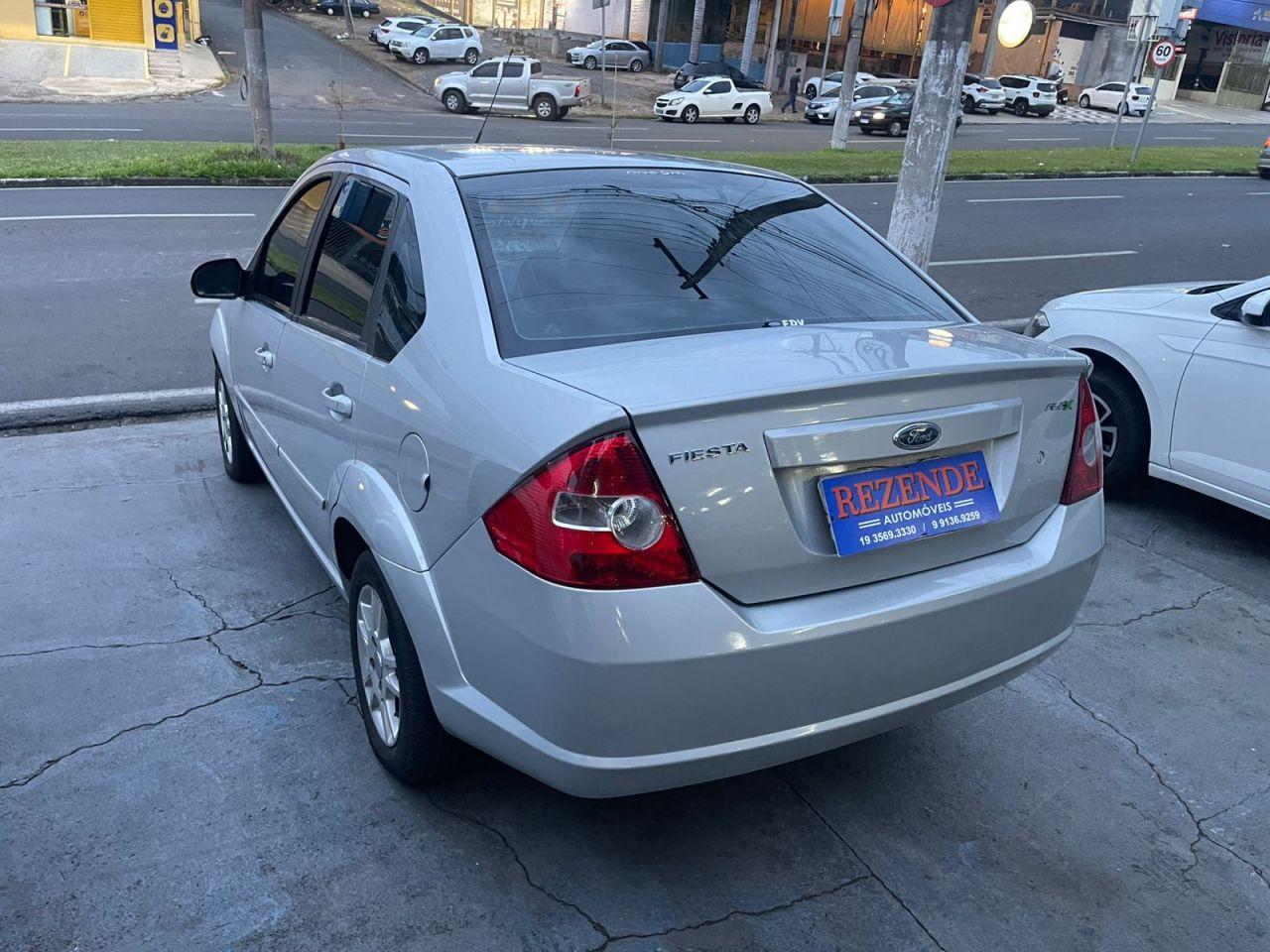 FORD Fiesta Sedan - Foto