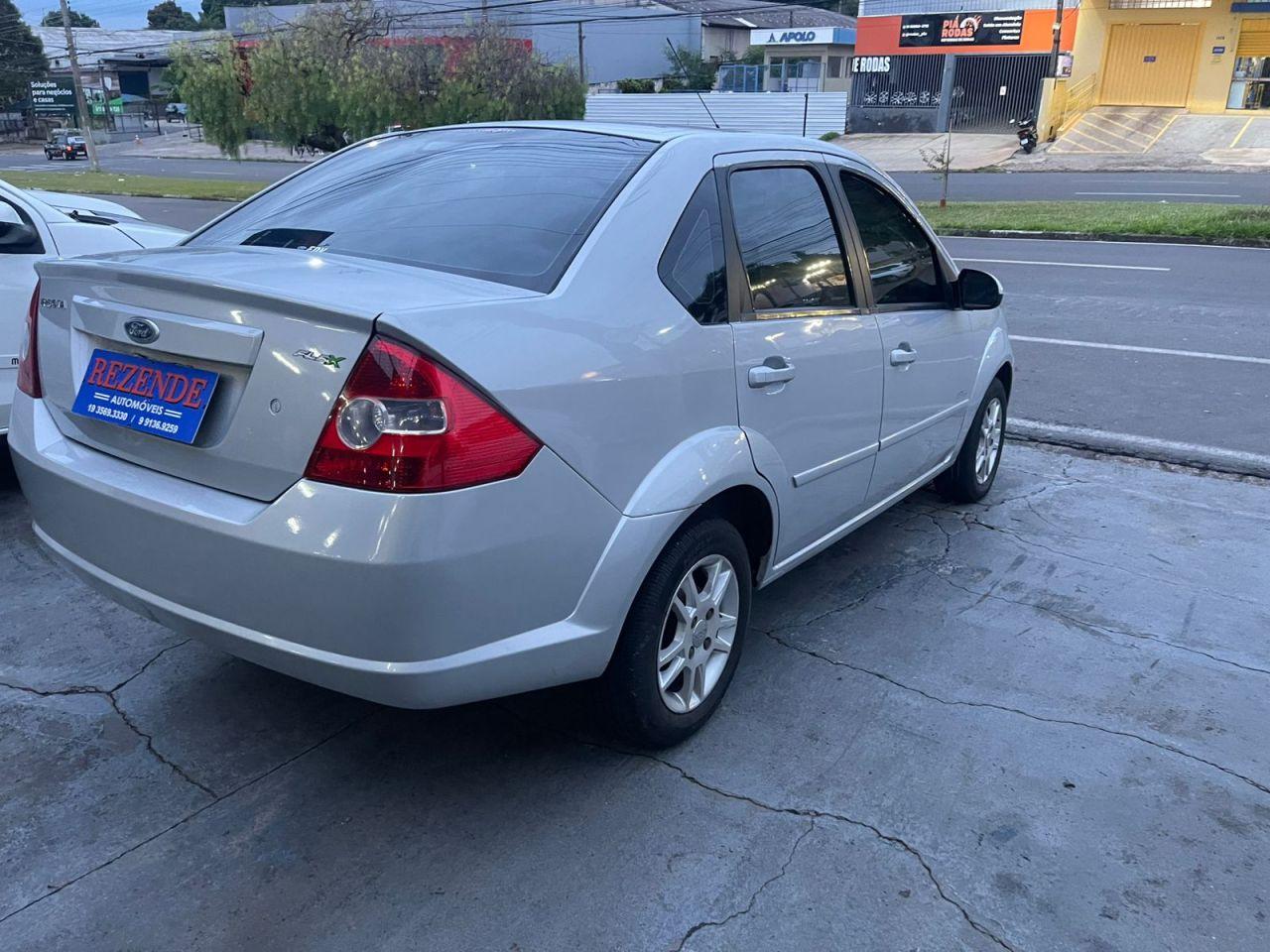 FORD Fiesta Sedan - Foto