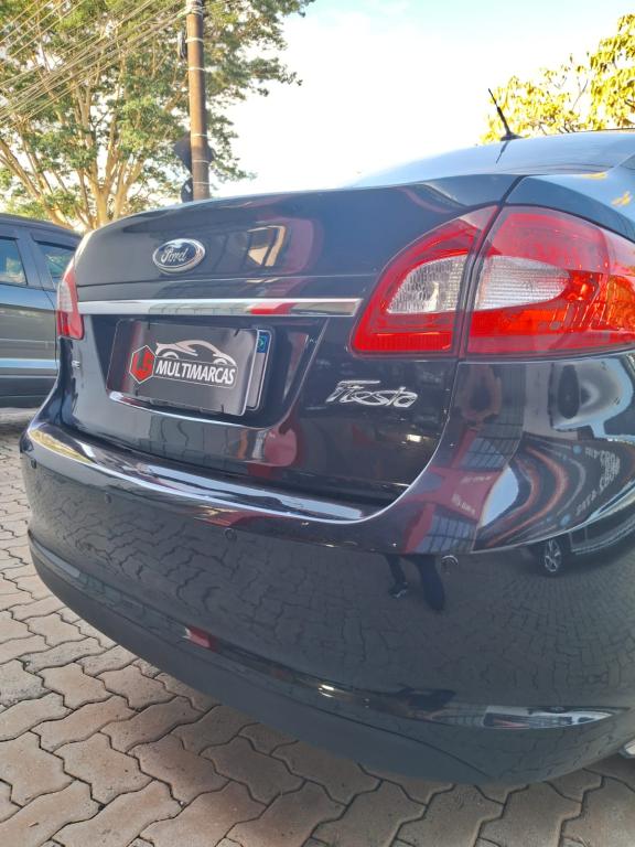 FORD Fiesta Sedan - Foto