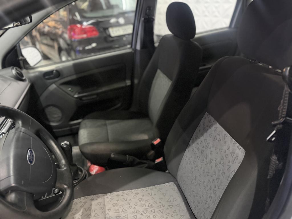 FORD Fiesta Sedan - Foto