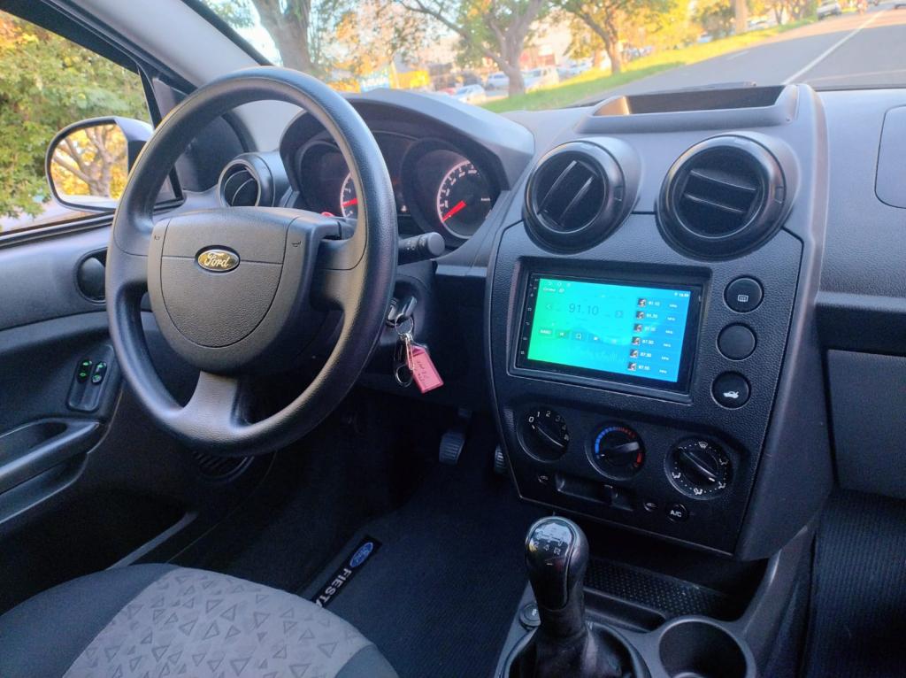FORD Fiesta Sedan - Foto