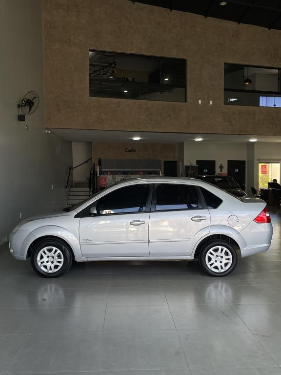 FORD Fiesta Sedan - Foto