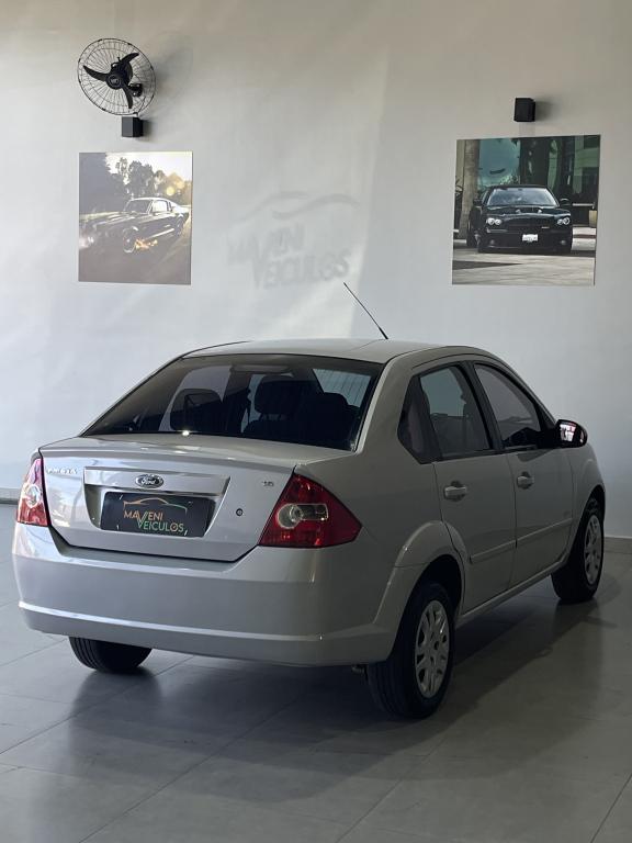 FORD Fiesta Sedan - Foto