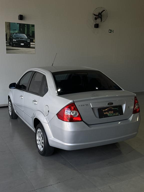 FORD Fiesta Sedan - Foto