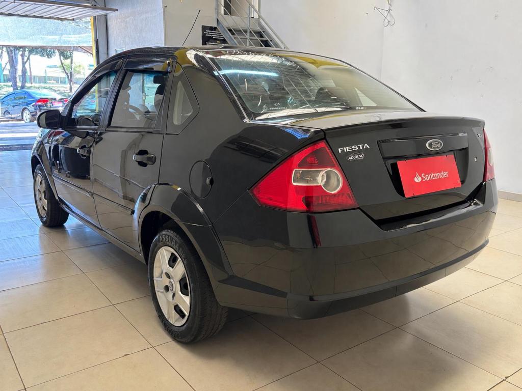 FORD Fiesta Sedan - Foto