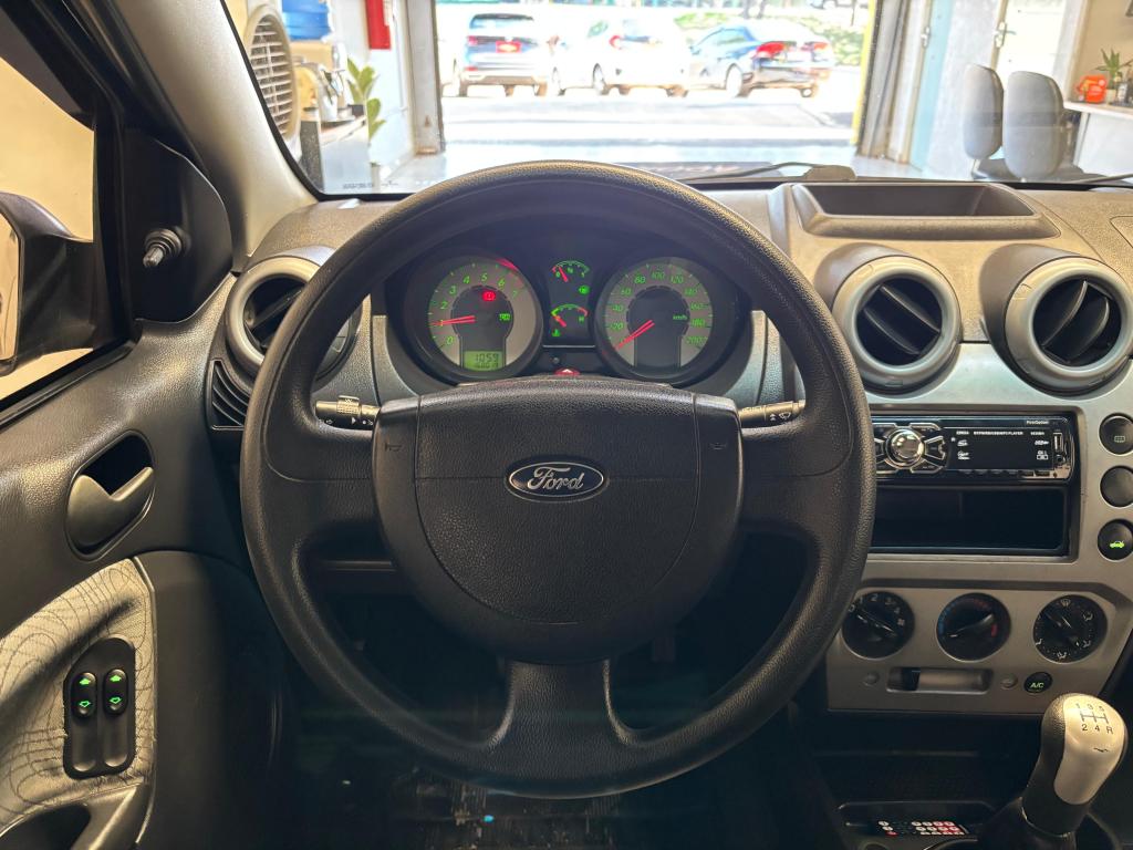 FORD Fiesta Sedan - Foto