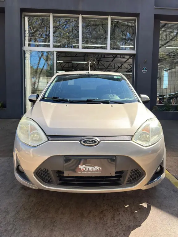 FORD Fiesta Sedan - Foto