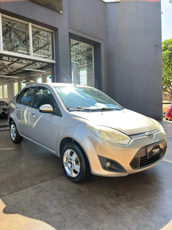 FORD Fiesta Sedan - Foto