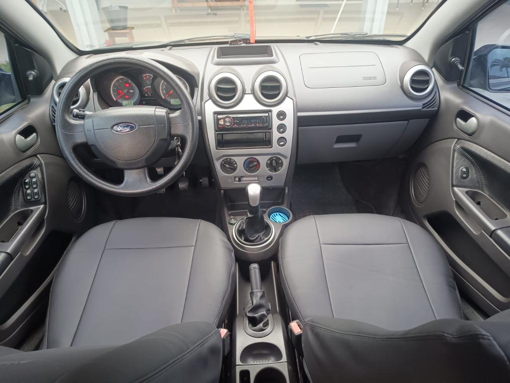 FORD Fiesta Sedan - Foto