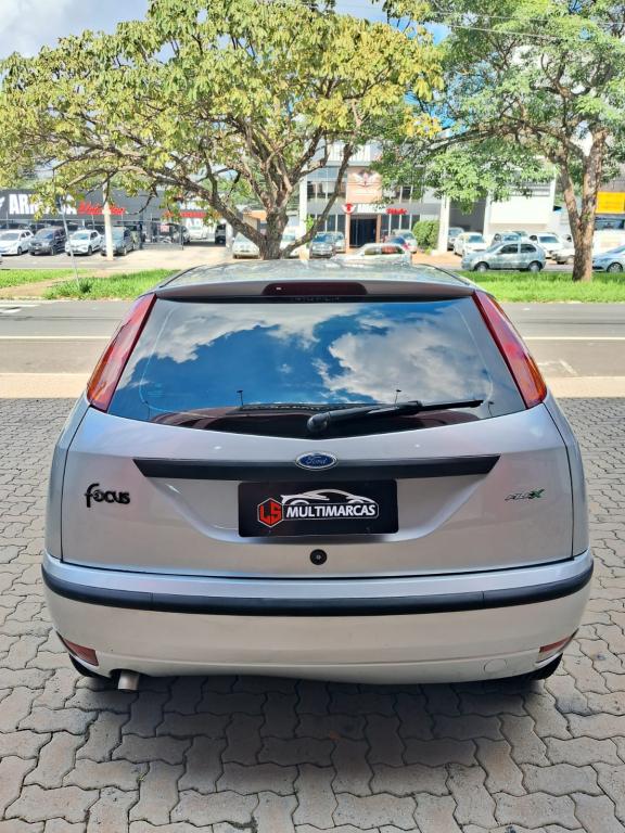 FORD Focus Hatch - Foto