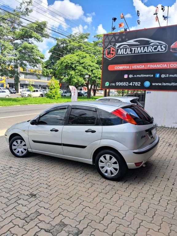 FORD Focus Hatch - Foto