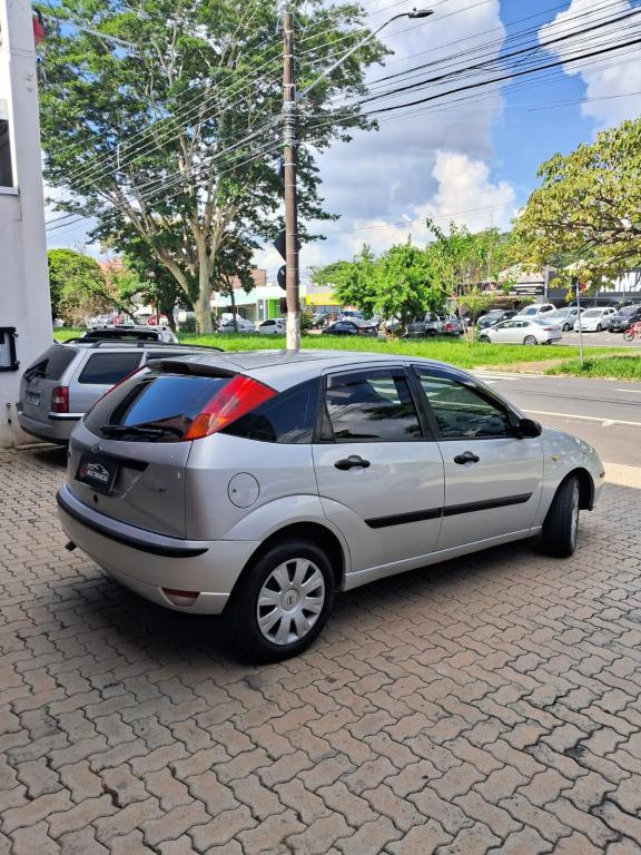 FORD Focus Hatch - Foto