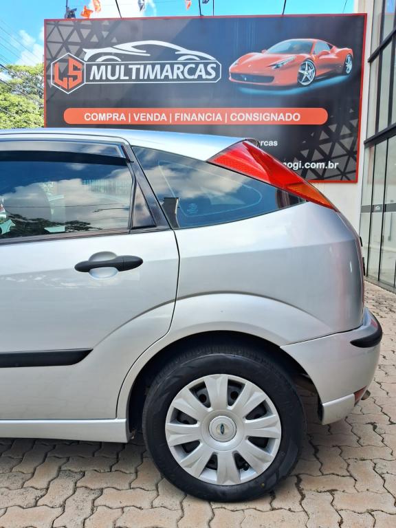 FORD Focus Hatch - Foto