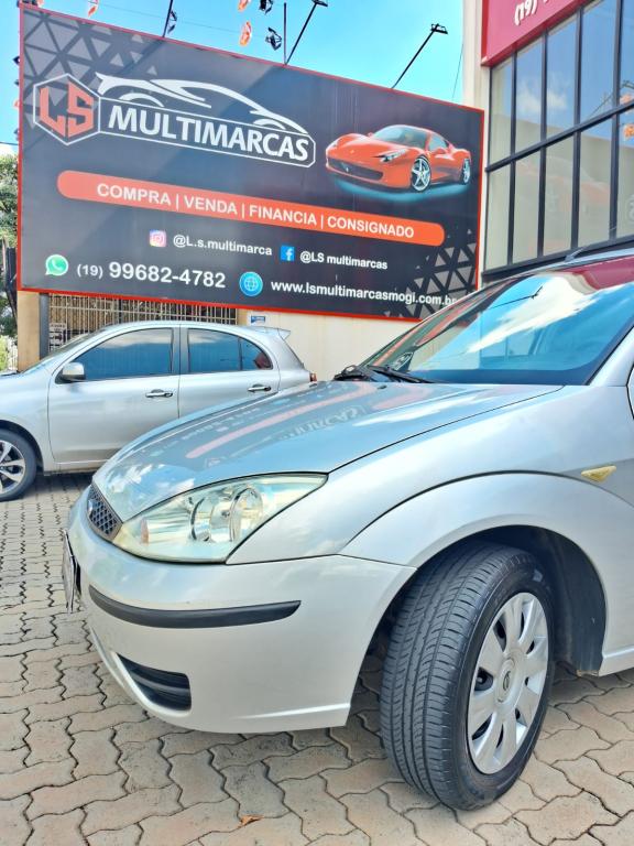 FORD Focus Hatch - Foto