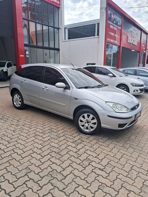 FORD Focus Hatch - Foto