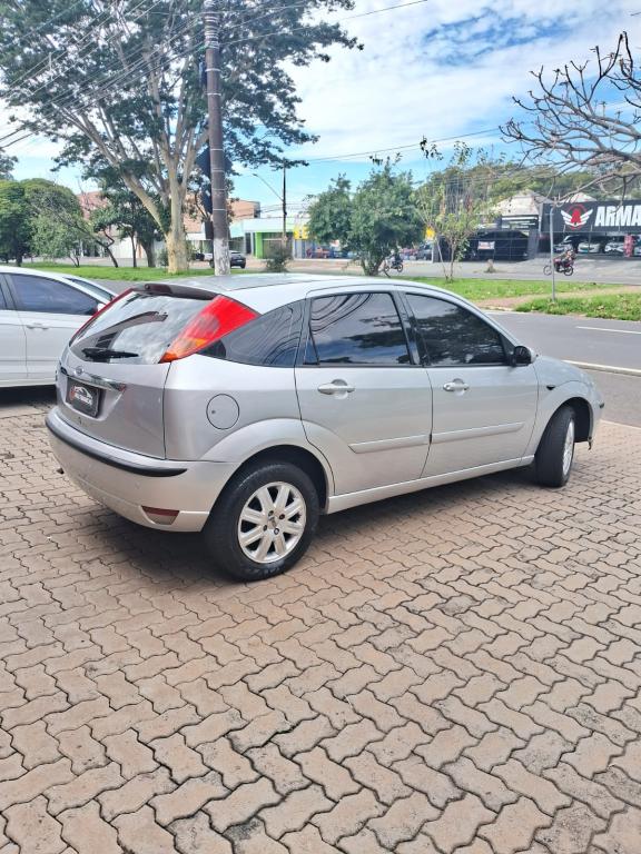 FORD Focus Hatch - Foto