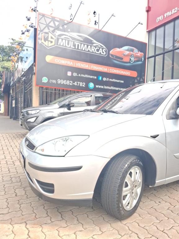 FORD Focus Hatch - Foto