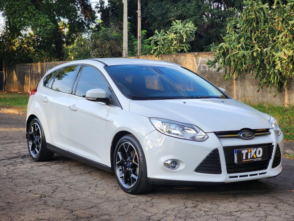 FORD Focus Hatch - Foto