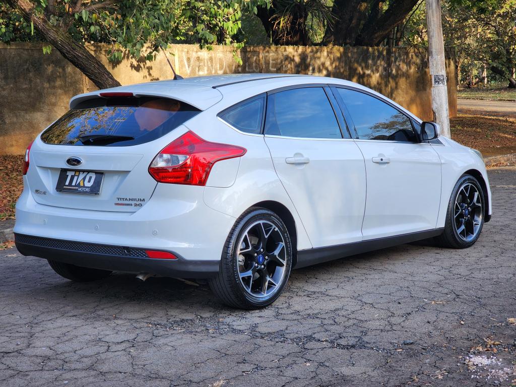 FORD Focus Hatch - Foto