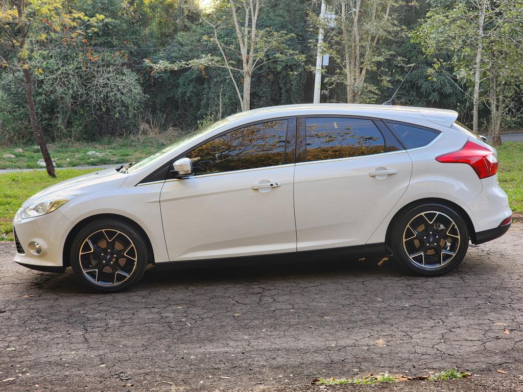 FORD Focus Hatch - Foto