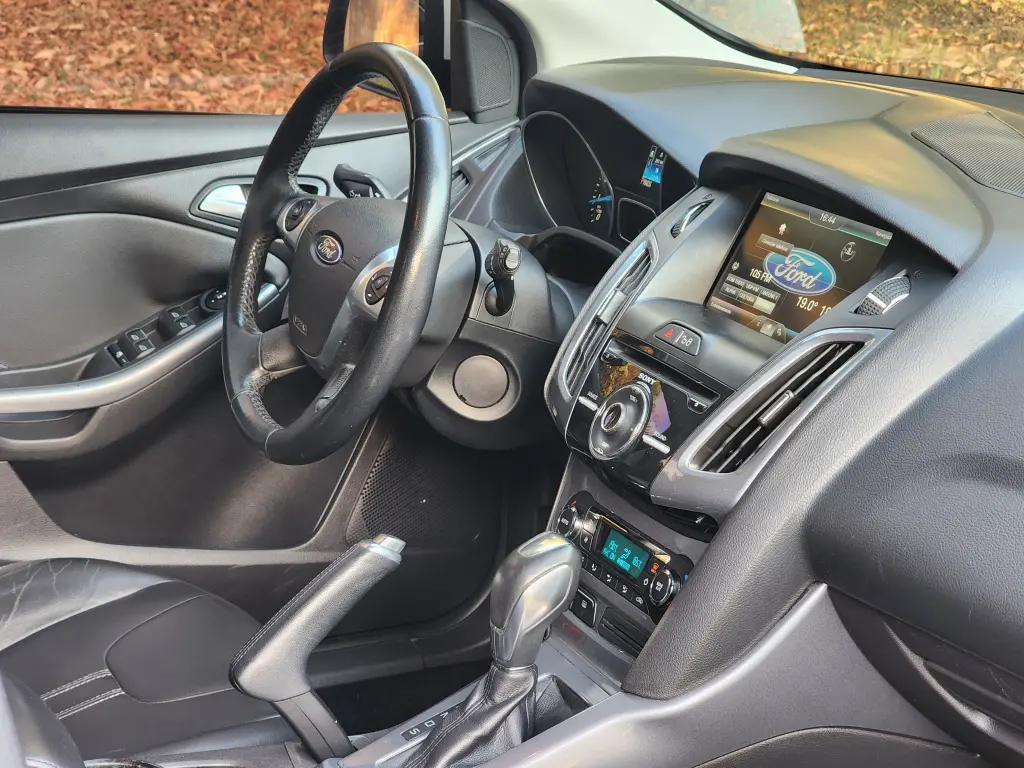 FORD Focus Hatch - Foto