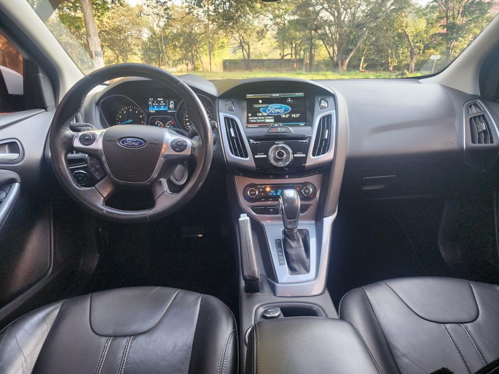 FORD Focus Hatch - Foto