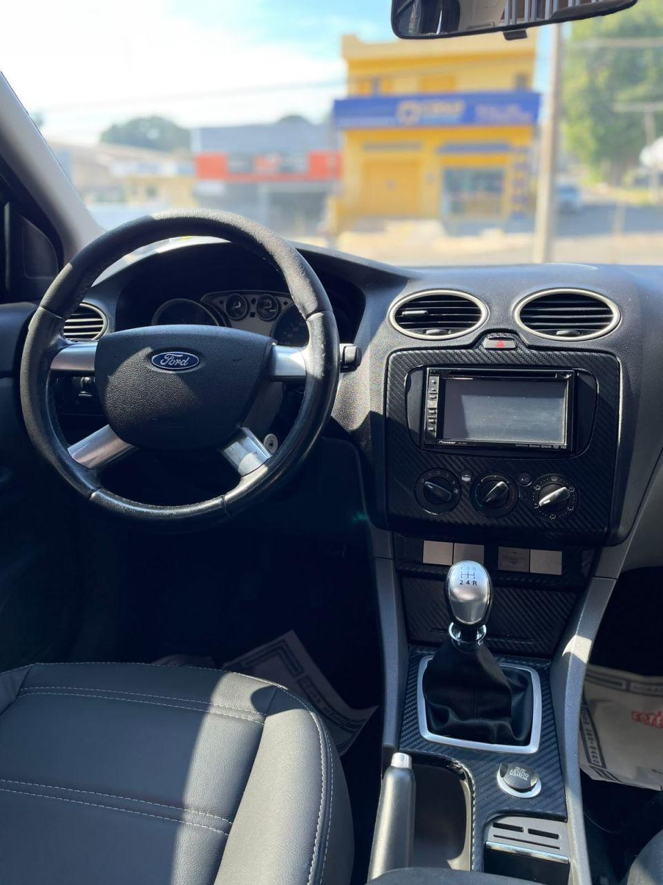 FORD Focus Hatch - Foto