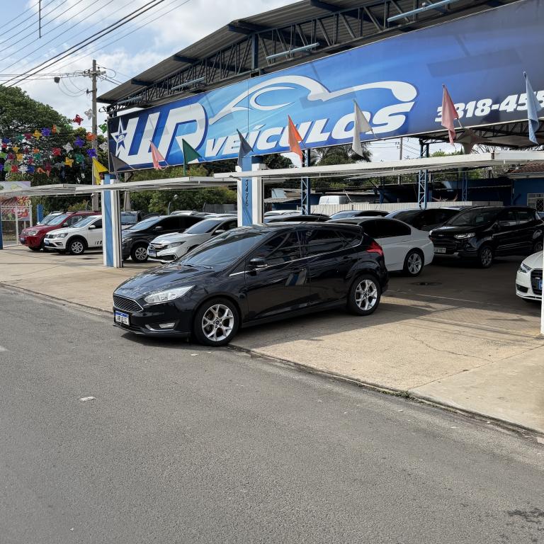 FORD Focus Hatch - Foto