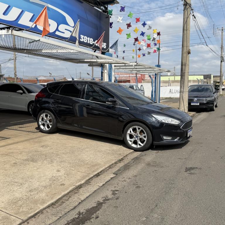FORD Focus Hatch - Foto