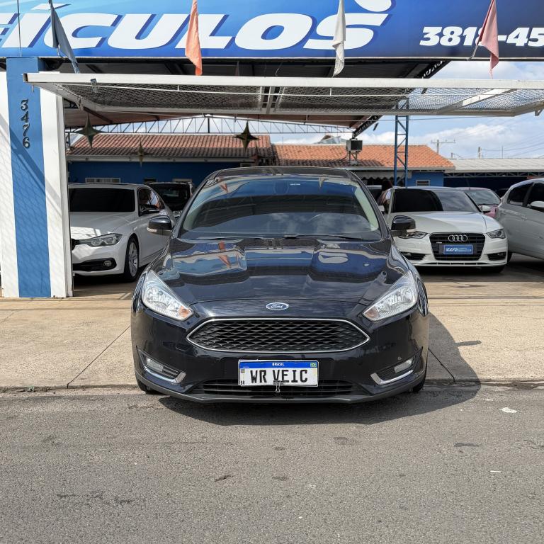 FORD Focus Hatch - Foto