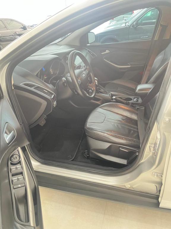 FORD Focus Sedan - Foto