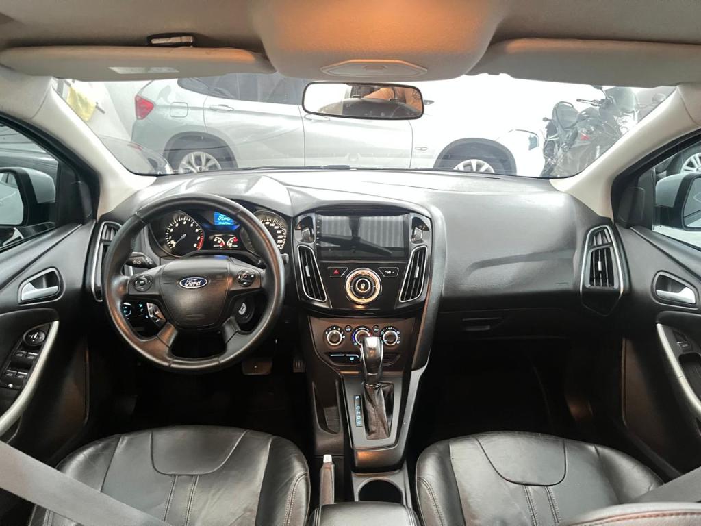 FORD Focus Sedan - Foto