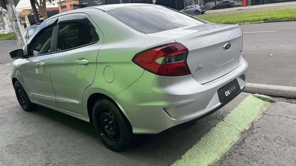 FORD Ka + Sedan - Foto