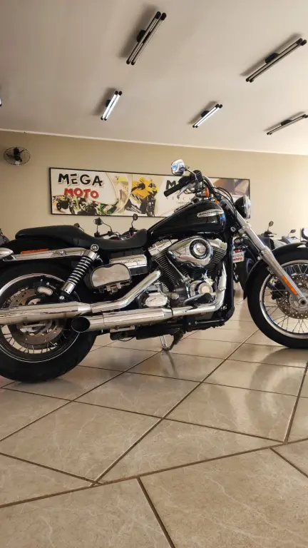 HARLEY DAVIDSON Dyna Super Glide Custom - Foto