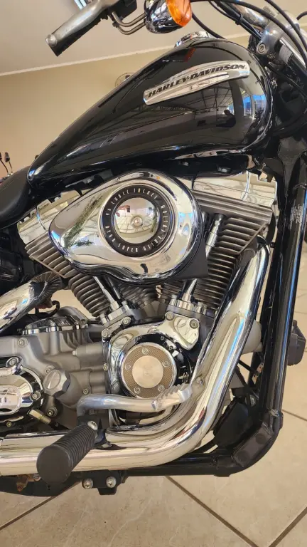 HARLEY DAVIDSON Dyna Super Glide Custom - Foto