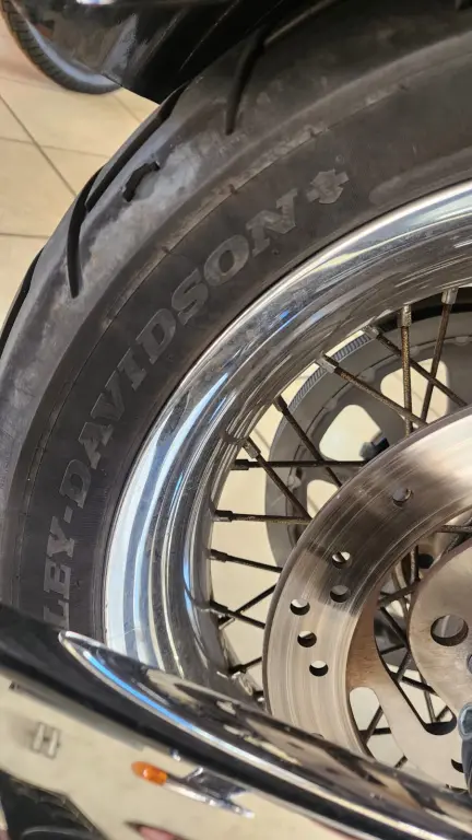 HARLEY DAVIDSON Dyna Super Glide Custom - Foto